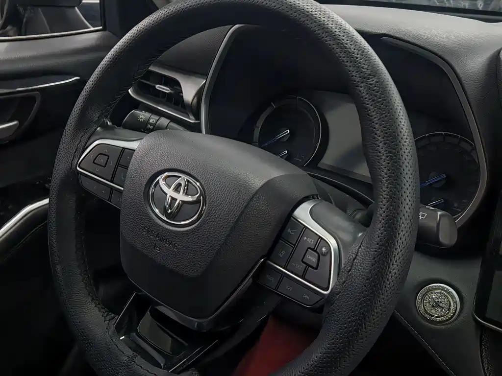 Toyota Highlander 2023 — фото 12
