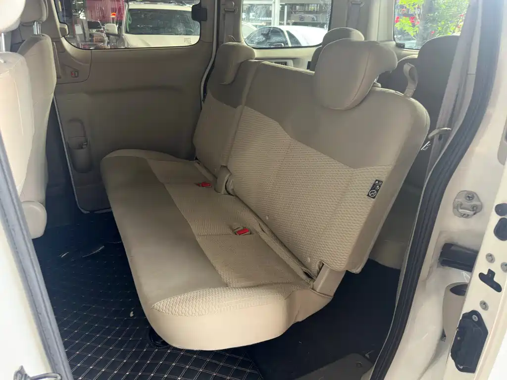 Nissan NV200 2017 — фото 17