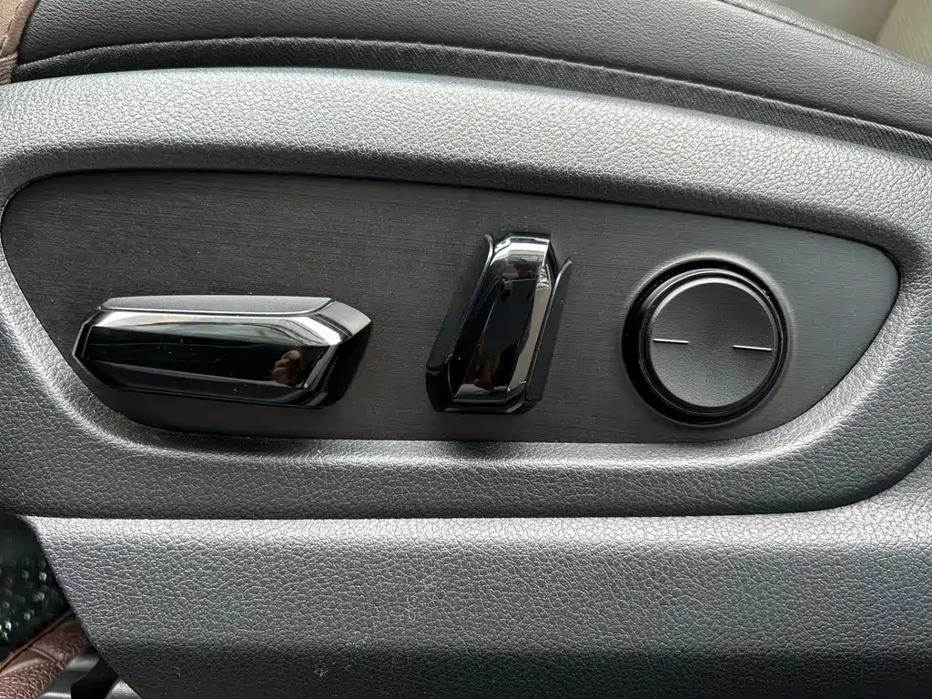 Lexus ES 2022 — фото 15