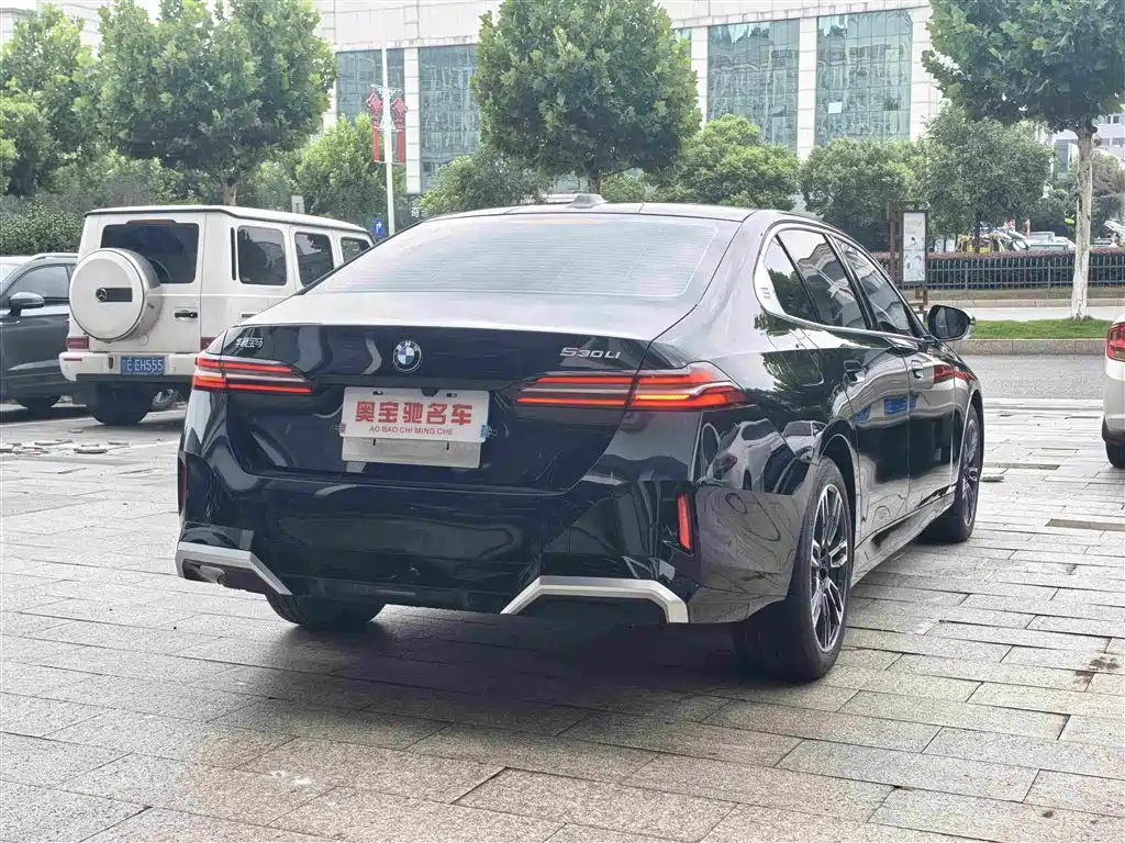 BMW 5 Series 2025