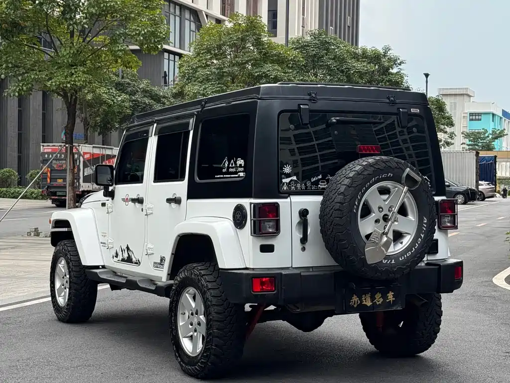 Jeep Wrangler 2012 — фото 4