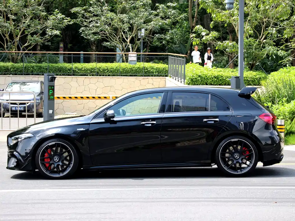 Mercedes-Benz A-Class AMG 2024 — фото 8