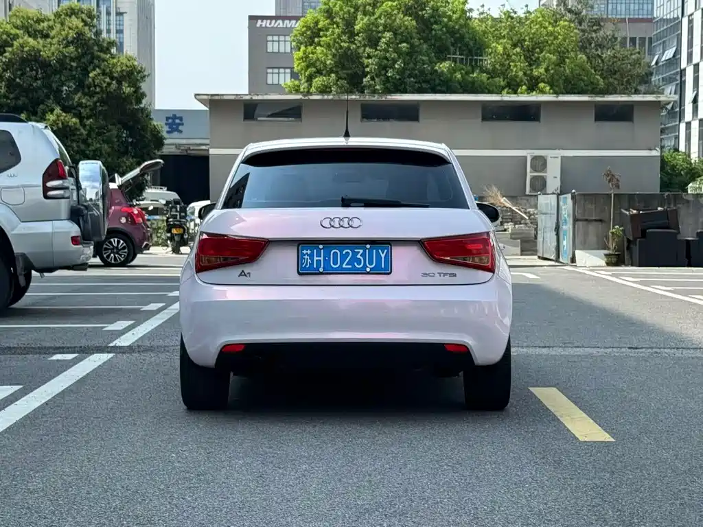 Audi A1 2014 — фото 5