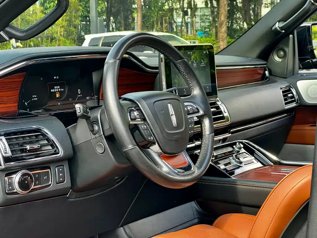 Lincoln Navigator 2020 — фото 11