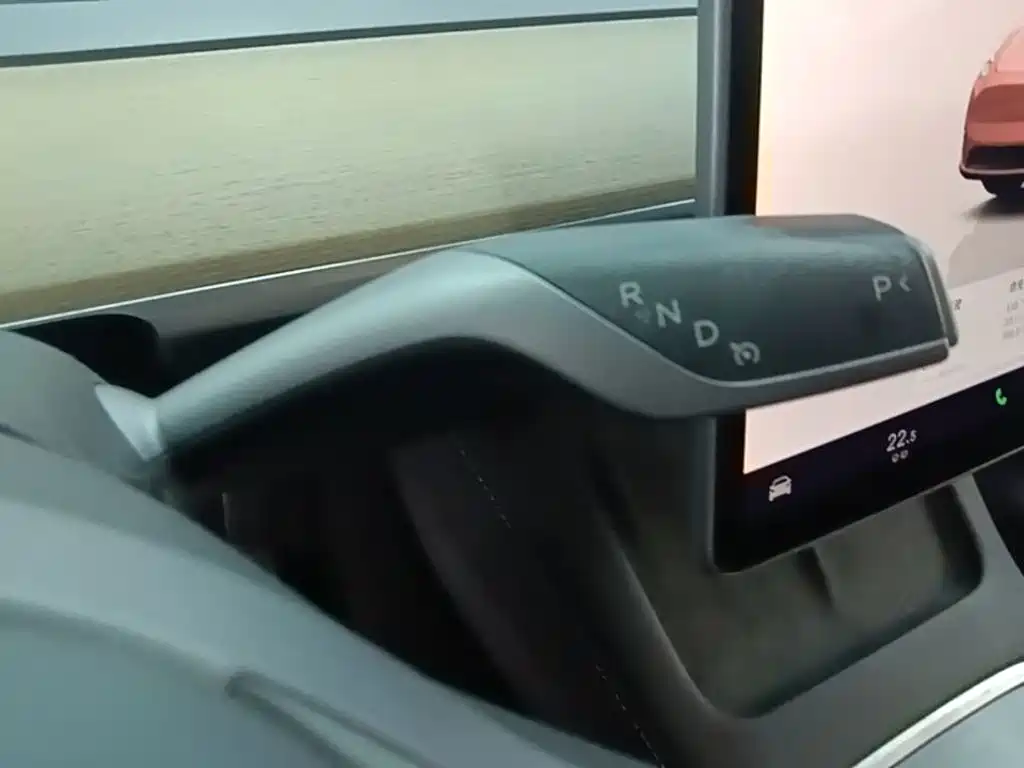 Tesla Model Y 2022 — фото 14