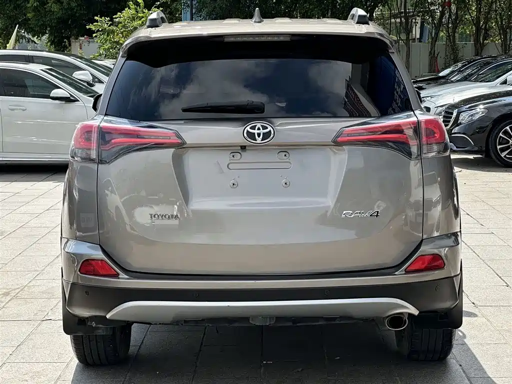 Toyota RAV4 2017