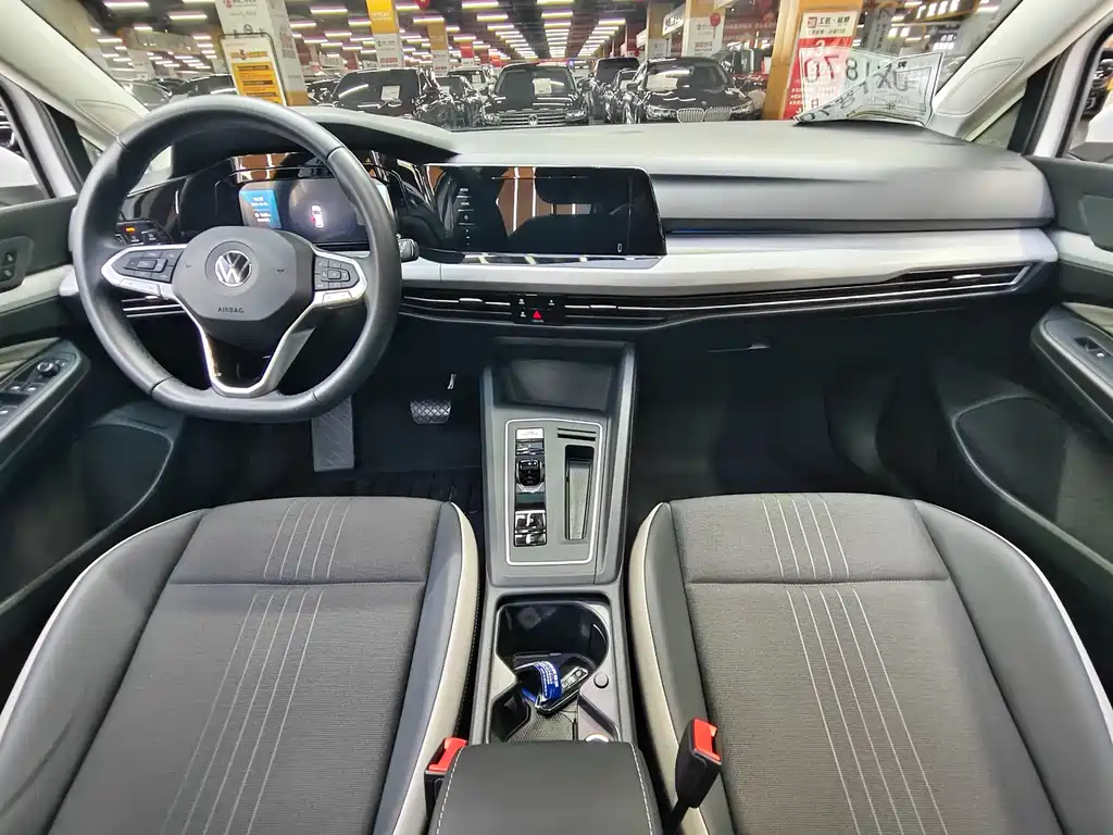 Volkswagen Golf 2021