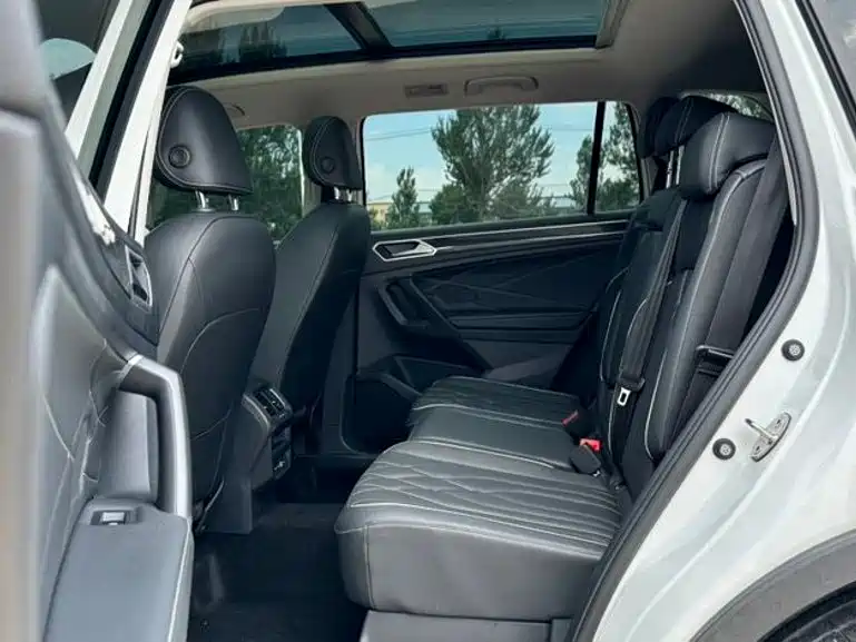 Volkswagen Tiguan L 2023 — фото 18