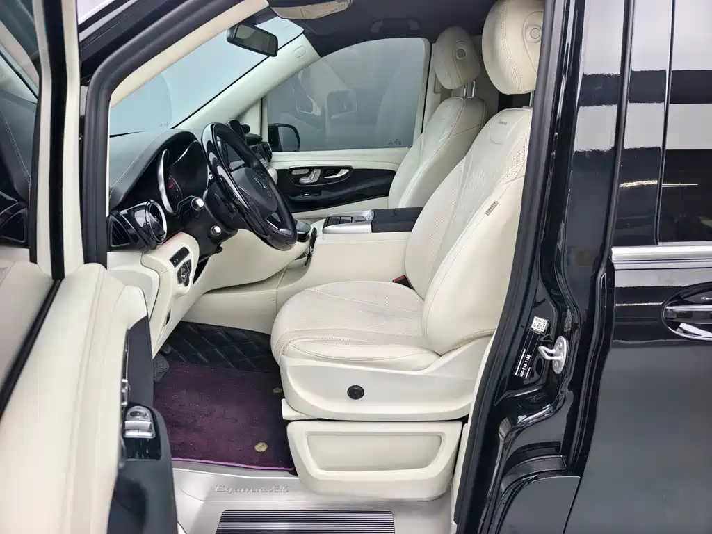 Mercedes-Benz V-Class 2023 — фото 8