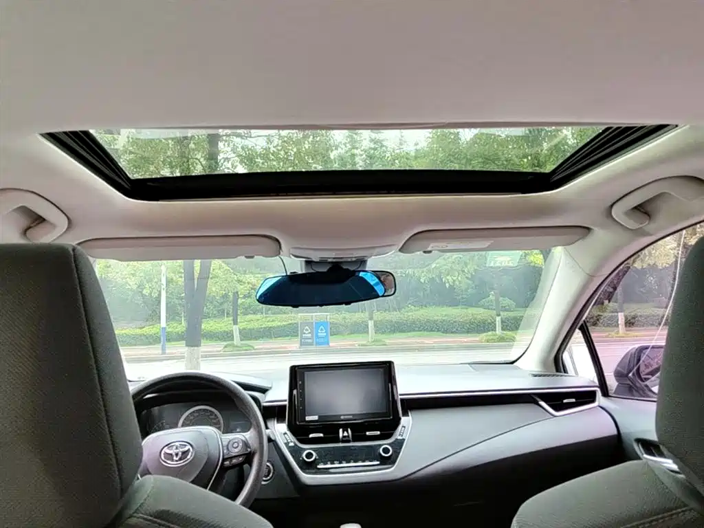 Toyota Corolla 2019 — фото 18