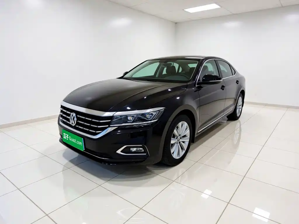 Volkswagen Passat 2019 — фото 1