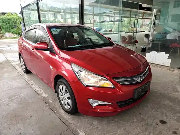 Hyundai Accent 2015