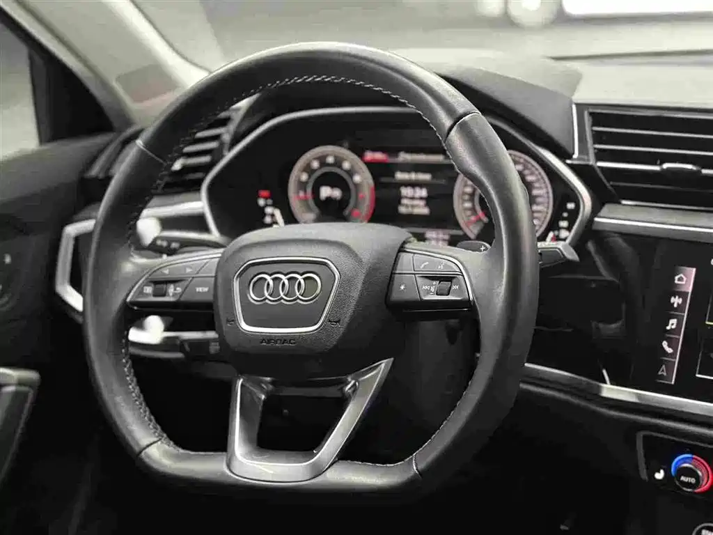 Audi Q3 2023 — фото 13