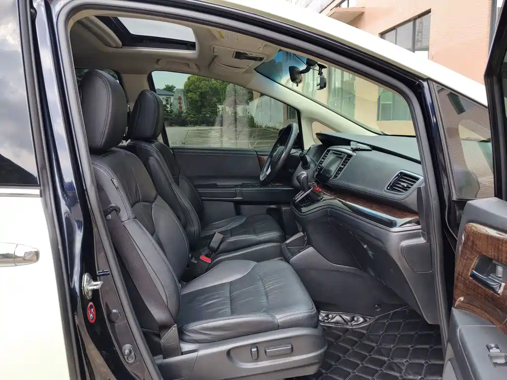 Honda Odyssey 2015 — фото 11