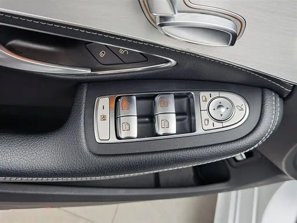 Mercedes-Benz C-Class 2018 — фото 9