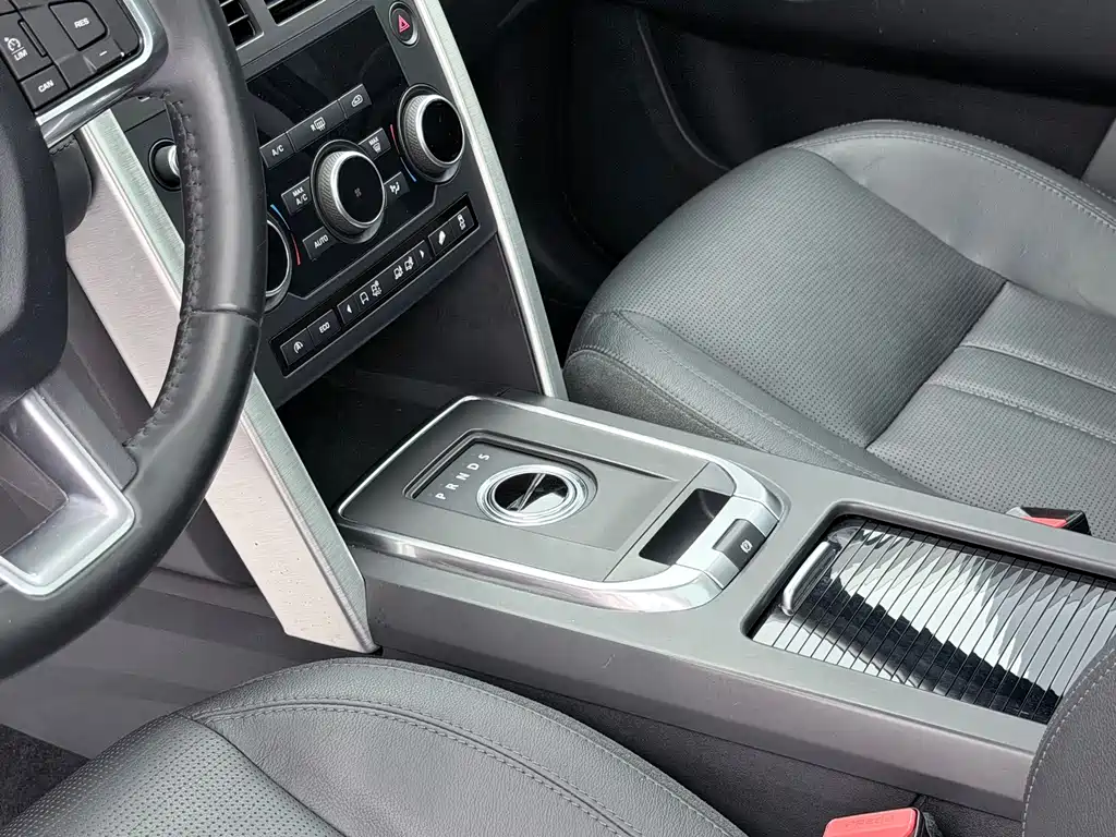 Land Rover Discovery Sport 2016 — фото 12