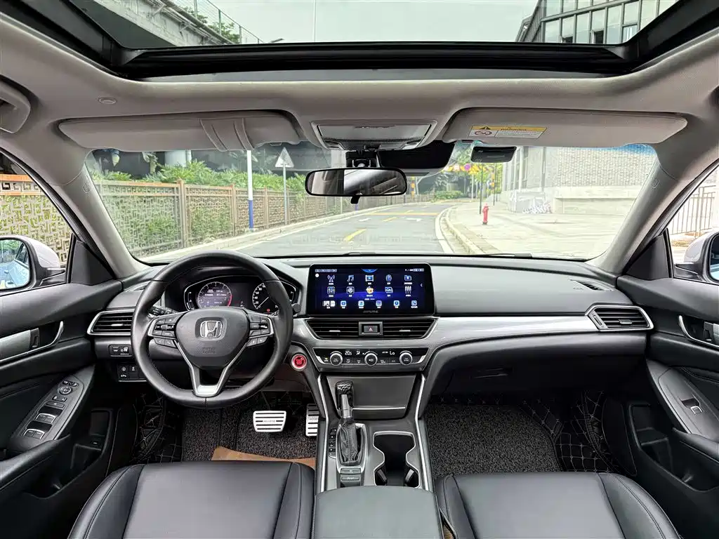 Honda Accord 2019 — фото 8