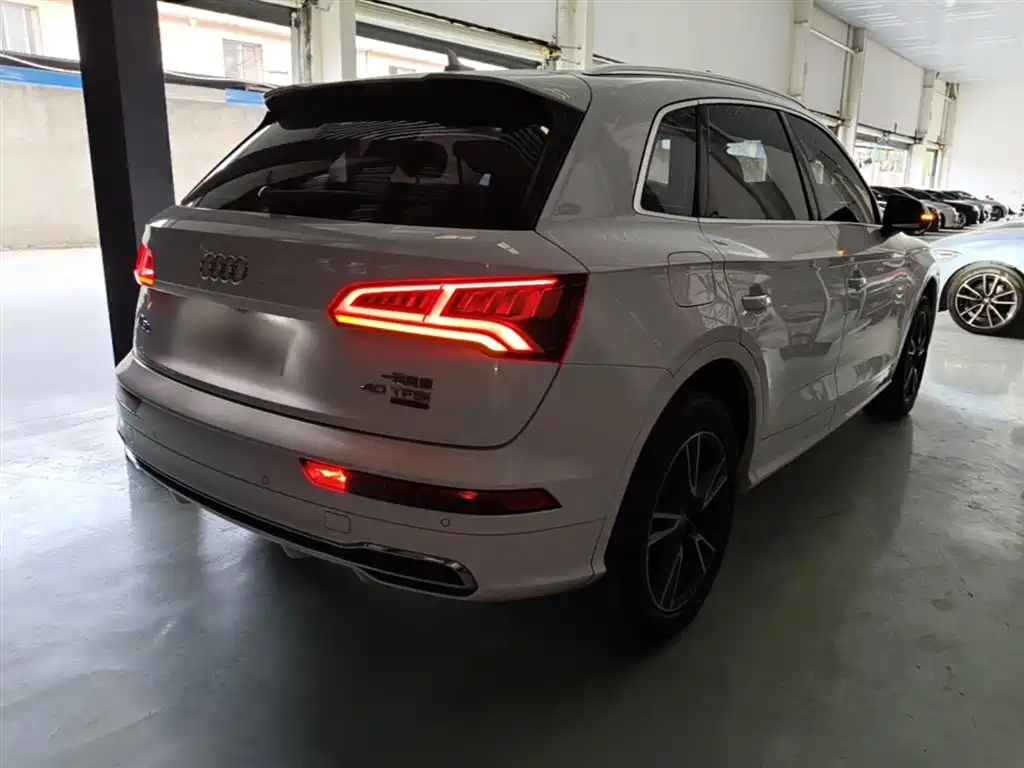 Audi Q5L 2019 — фото 7