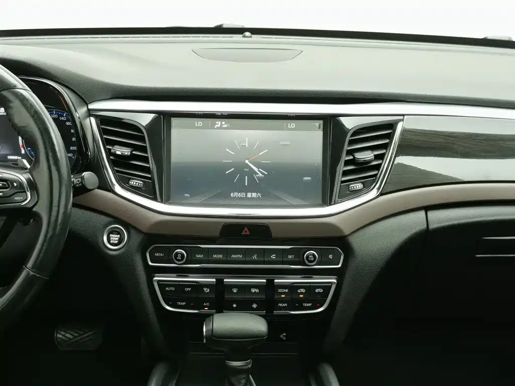 GAC Motor Trumpchi GS8 2017 — фото 12