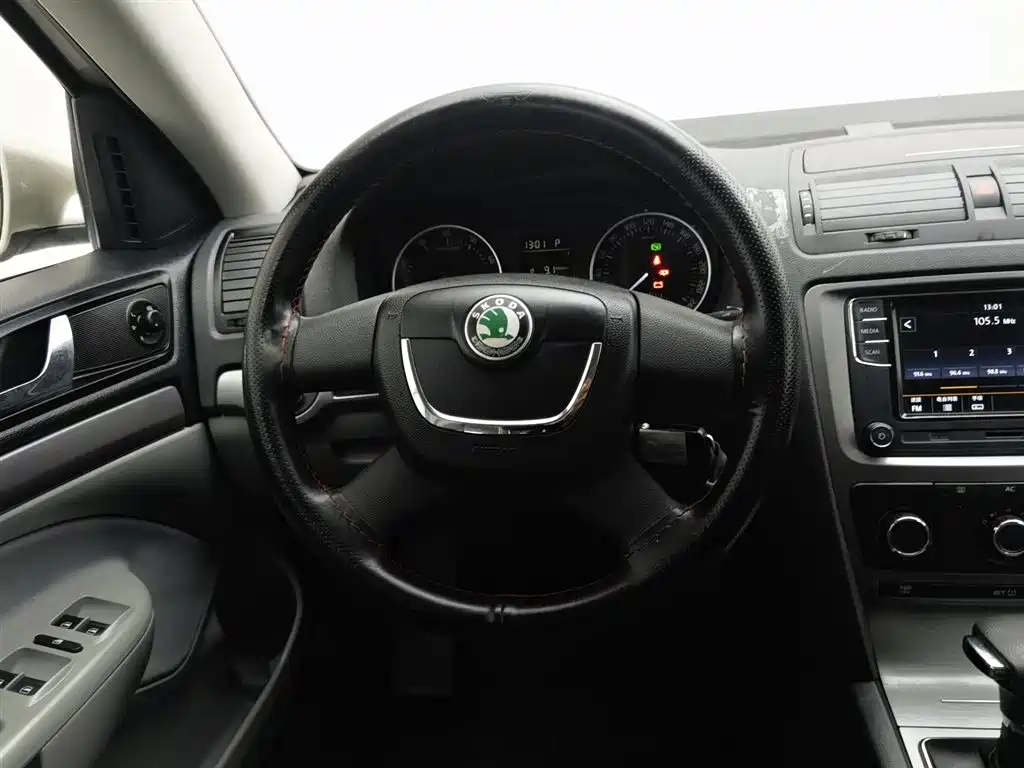 Skoda Octavia 2011 — фото 11
