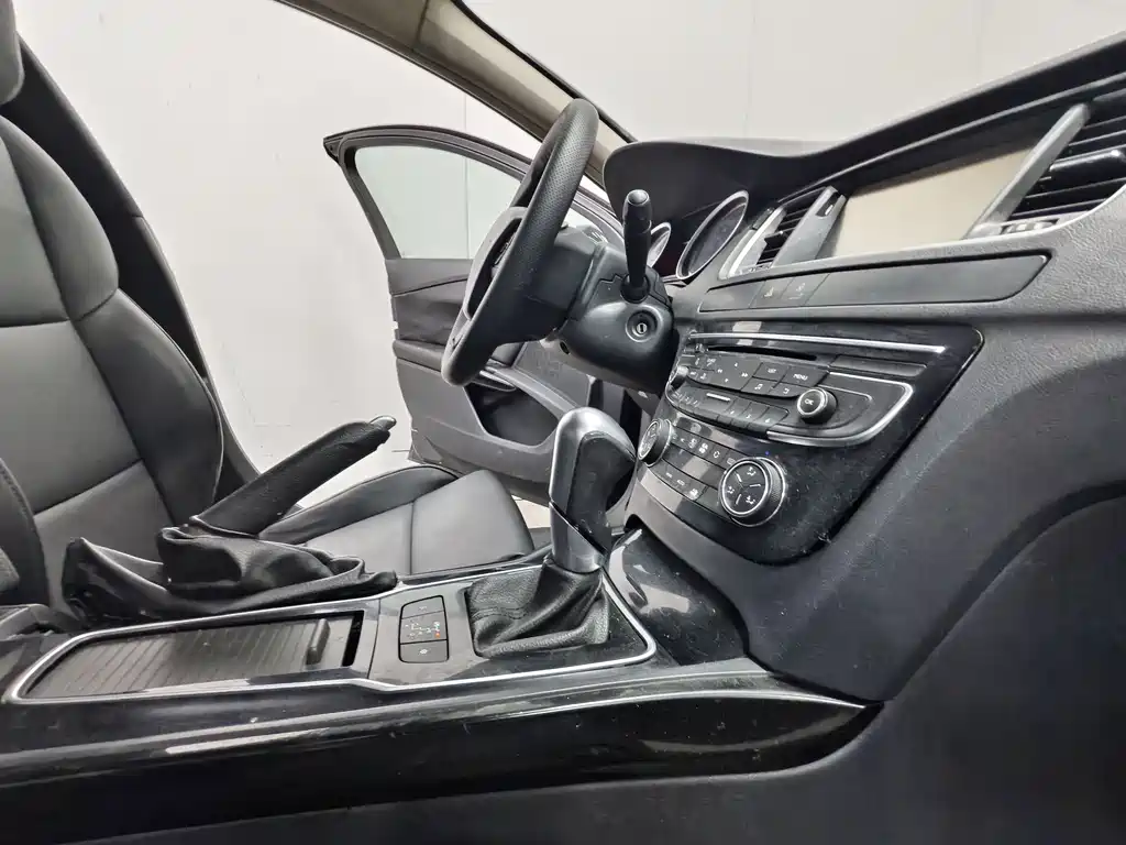 Peugeot 508 2013 — фото 15