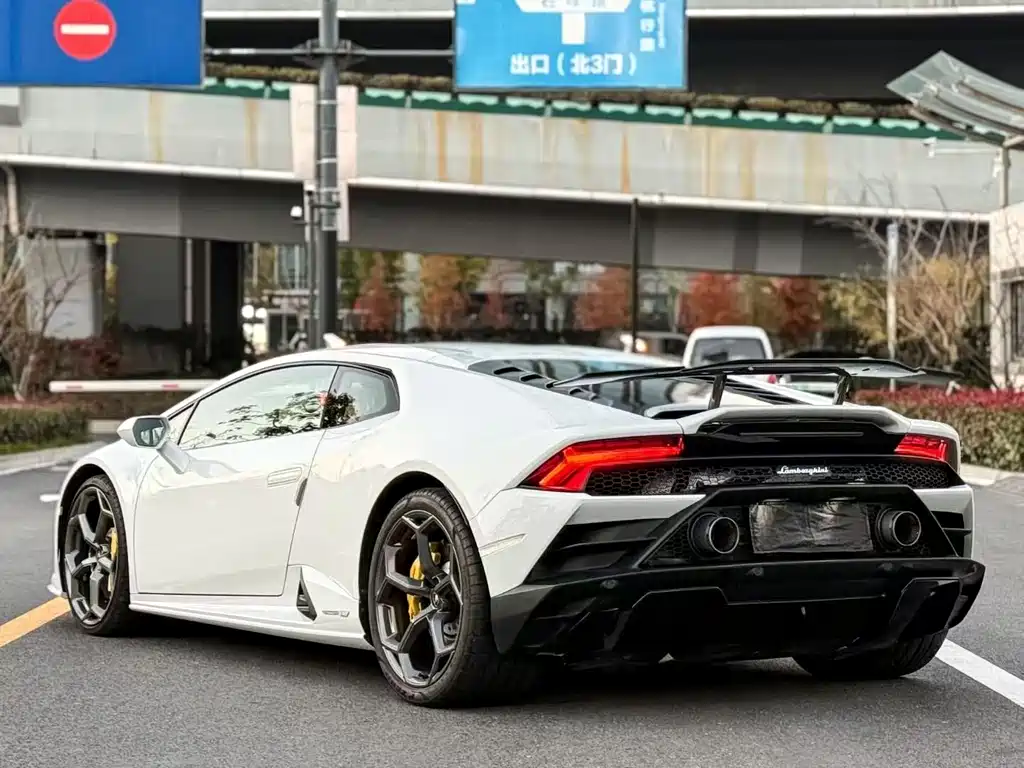 Lamborghini Huracán 2021 — фото 6