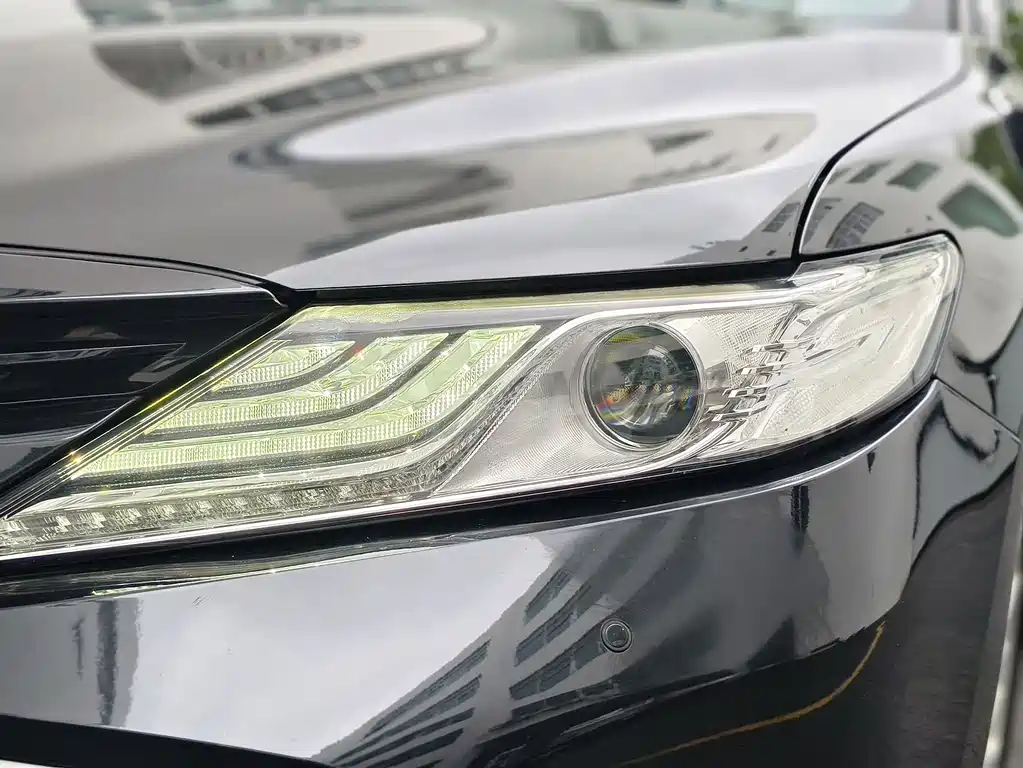 Toyota Camry 2018 — фото 12