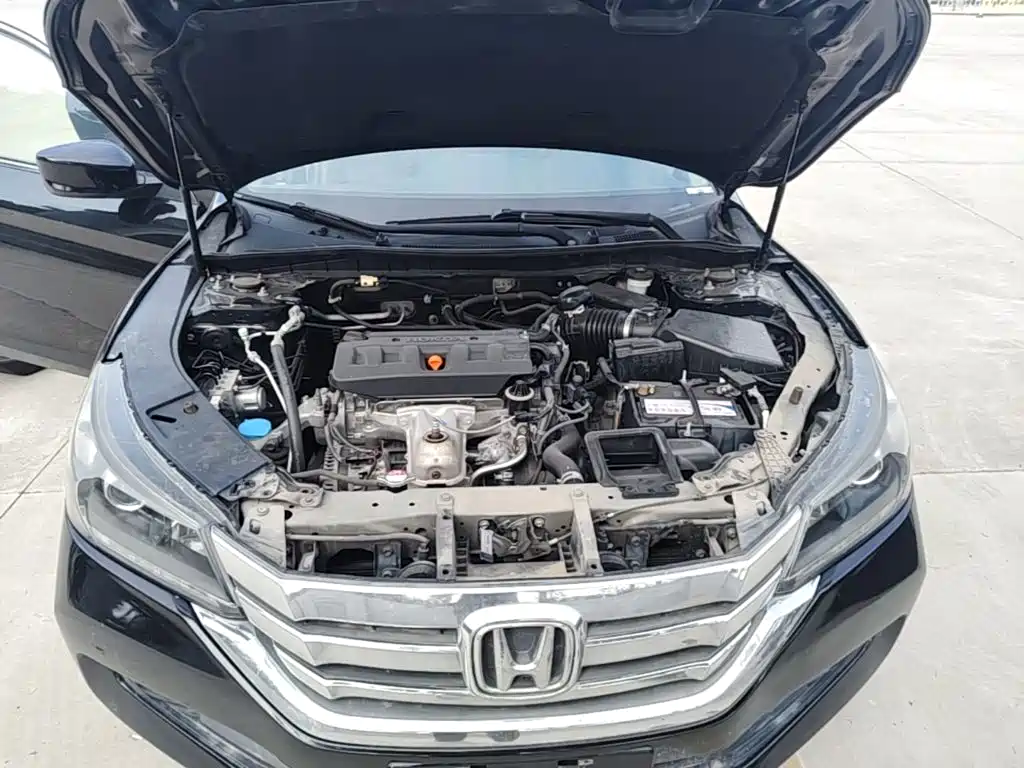 Honda Accord 2015 — фото 20