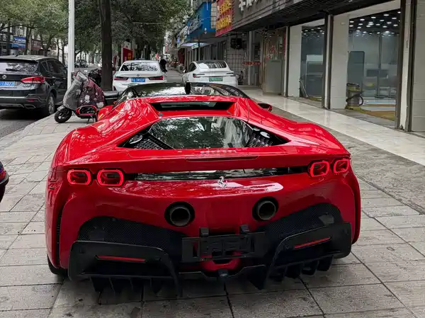Ferrari SF90 2022