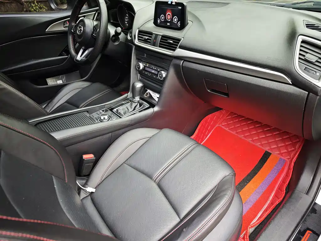 Mazda 3 Axela 2017 — фото 13