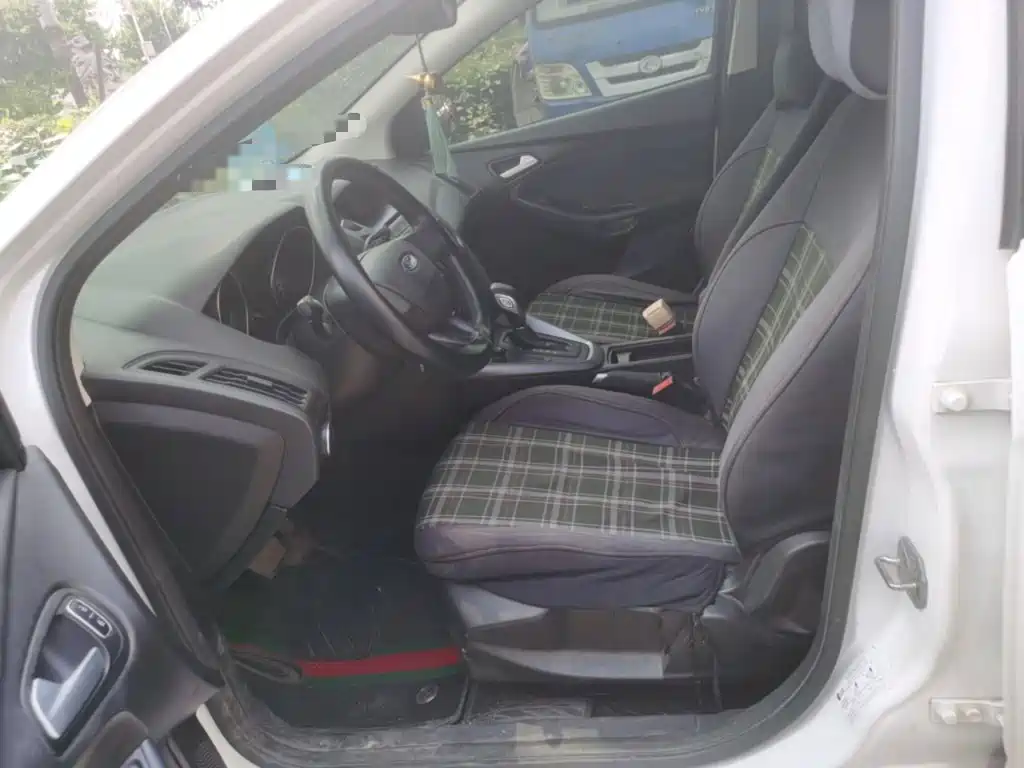 Ford Focus 2015 — фото 11
