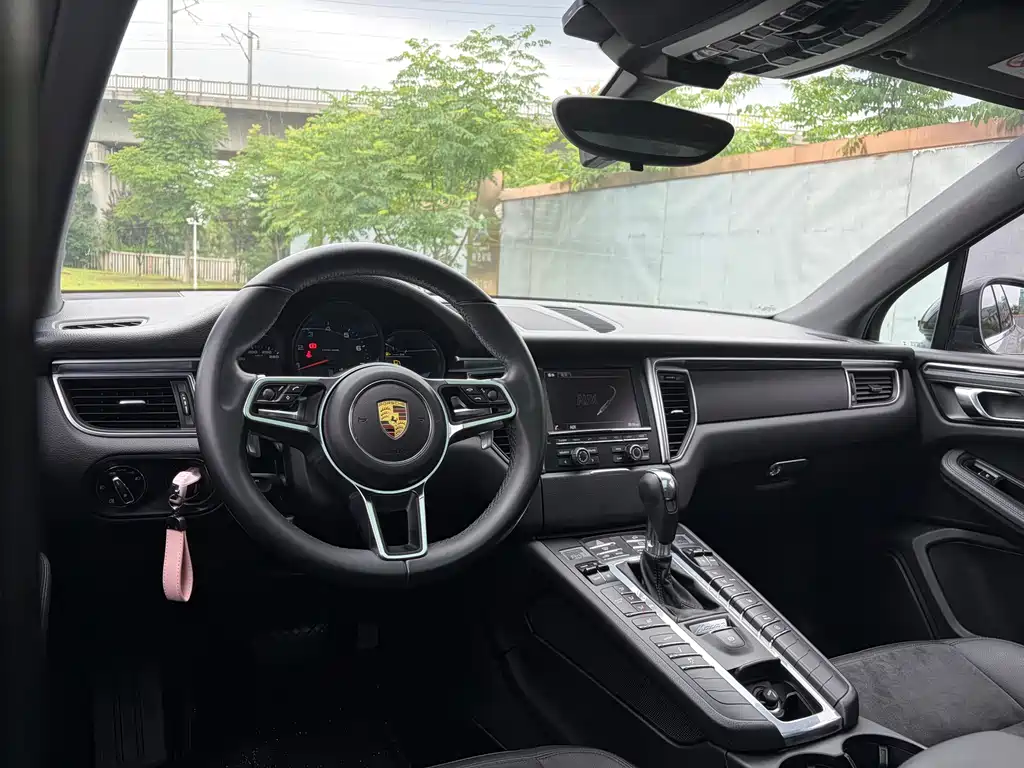 Porsche Macan 2016 — фото 14