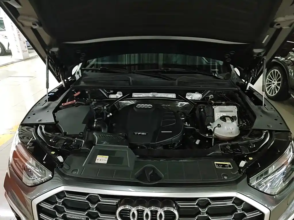 Audi Q5L 2022 — фото 20