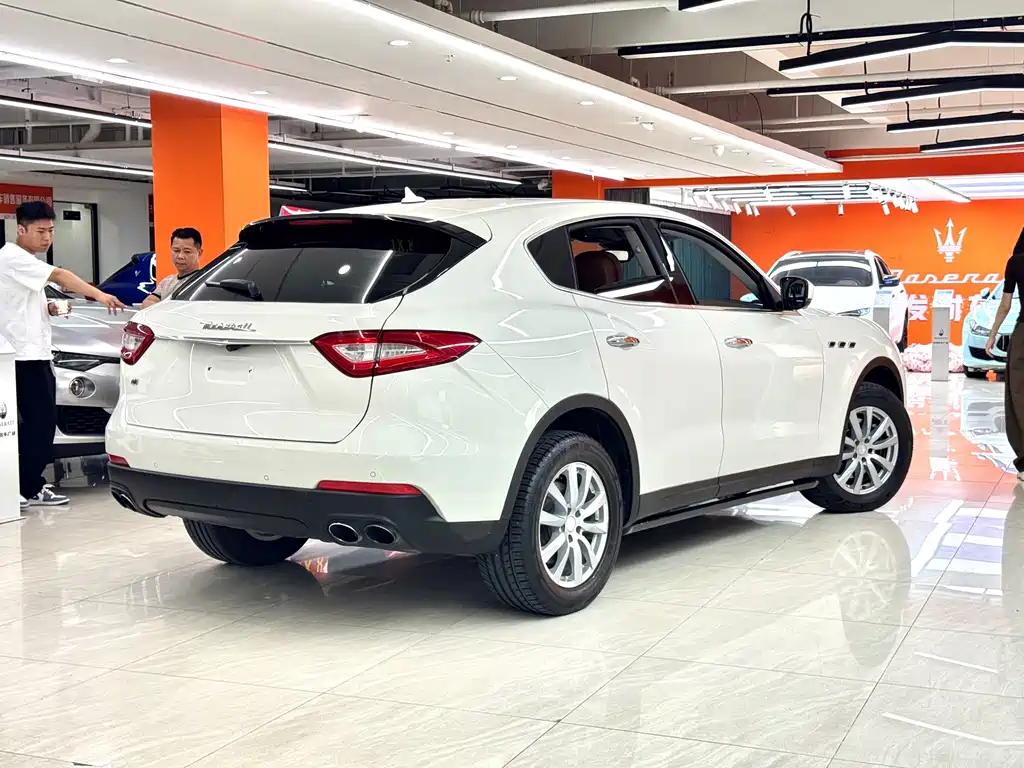 Maserati Levante 2017 — фото 8