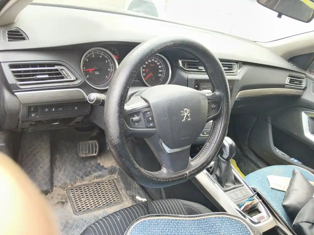 Peugeot 408 2015 — фото 10