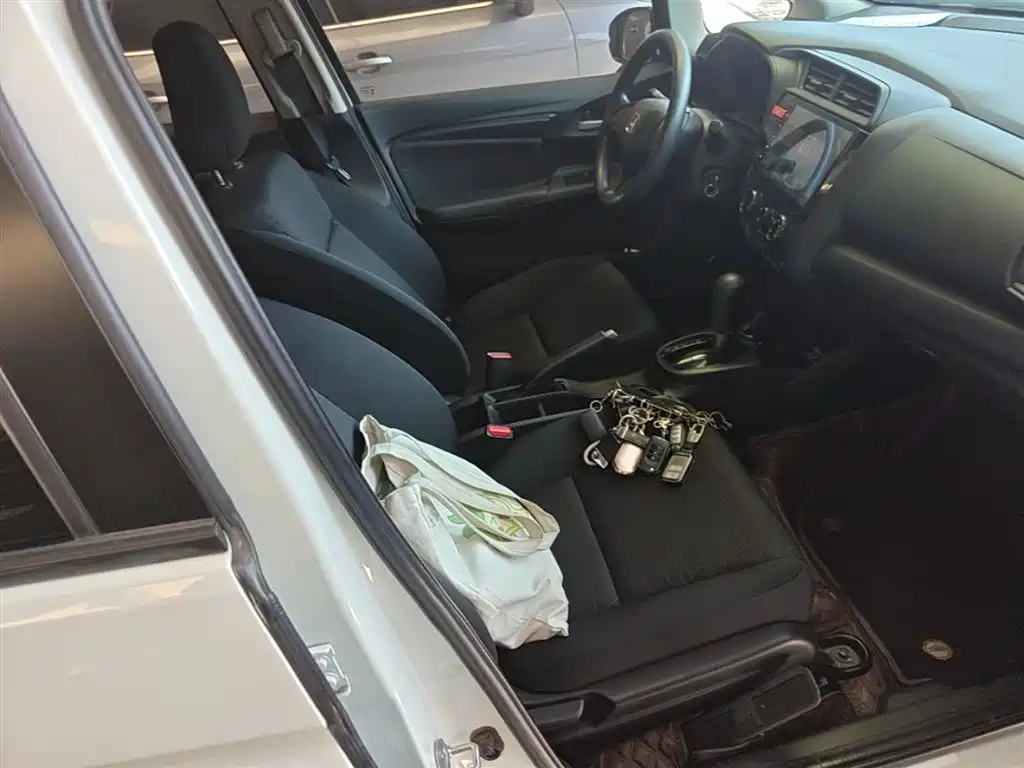 Honda Fit 2016 — фото 24