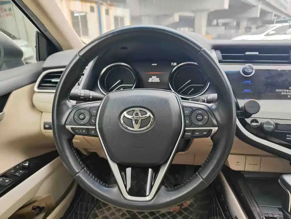 Toyota Camry 2020 — фото 7