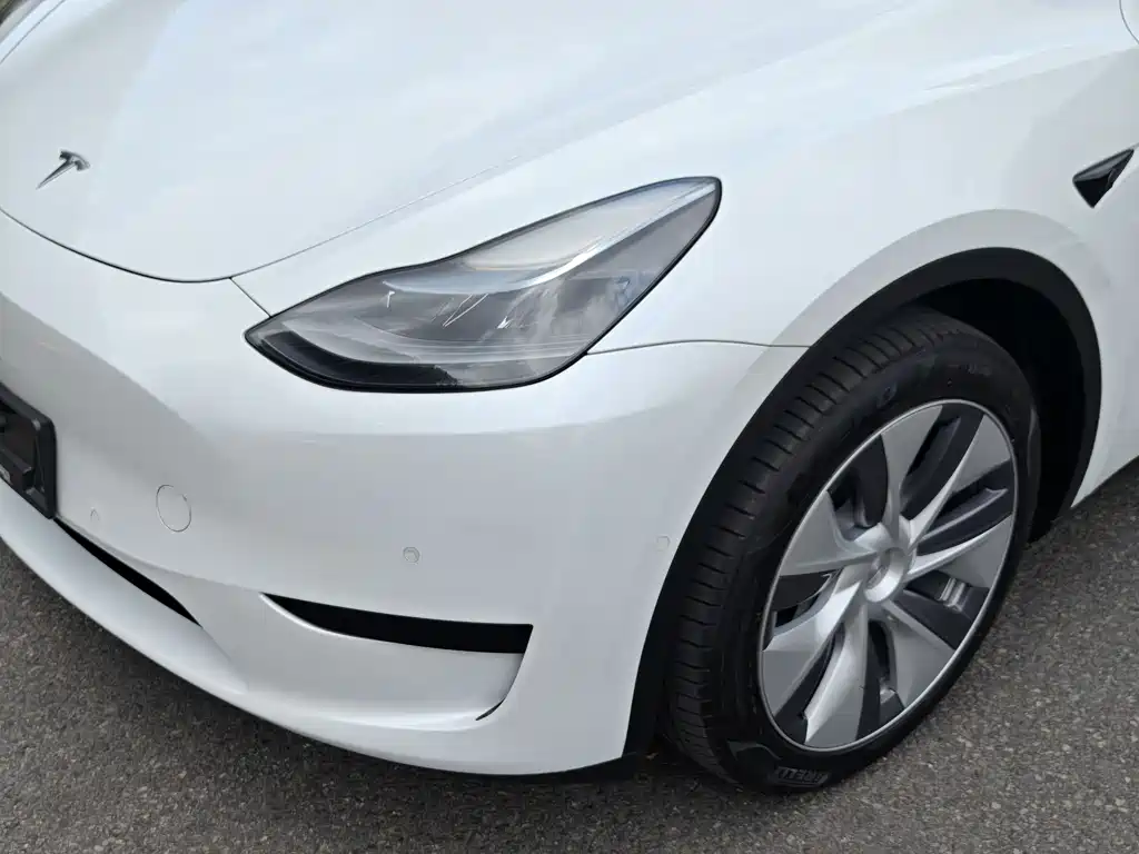 Tesla Model Y 2022 — фото 10