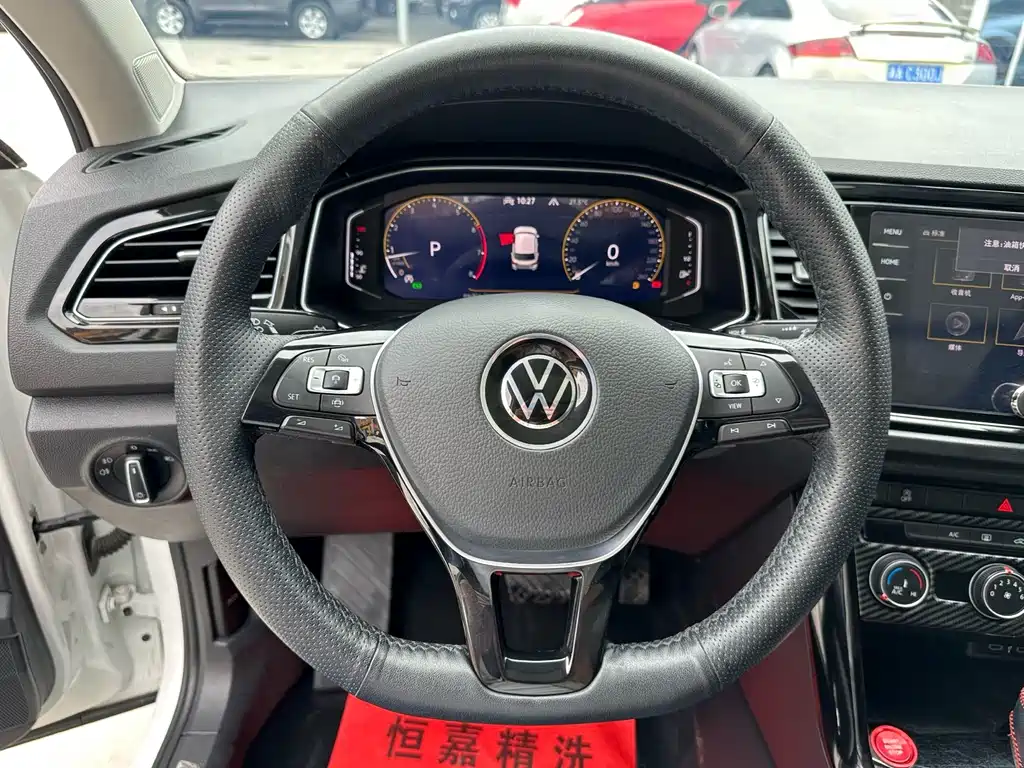 Volkswagen T-Roc 2022 — фото 9