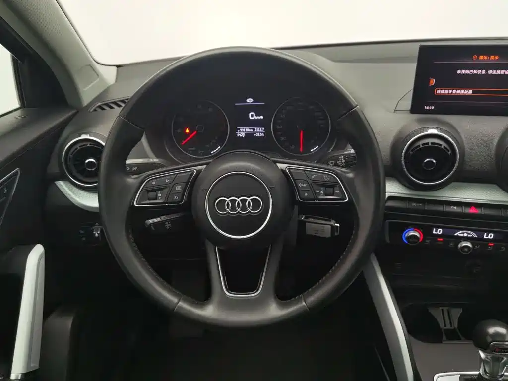 Audi Q2L 2019 — фото 11
