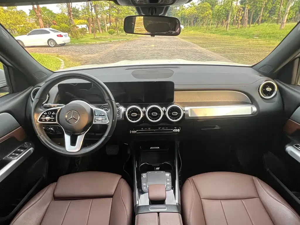 Mercedes-Benz GLB 2023 — фото 12