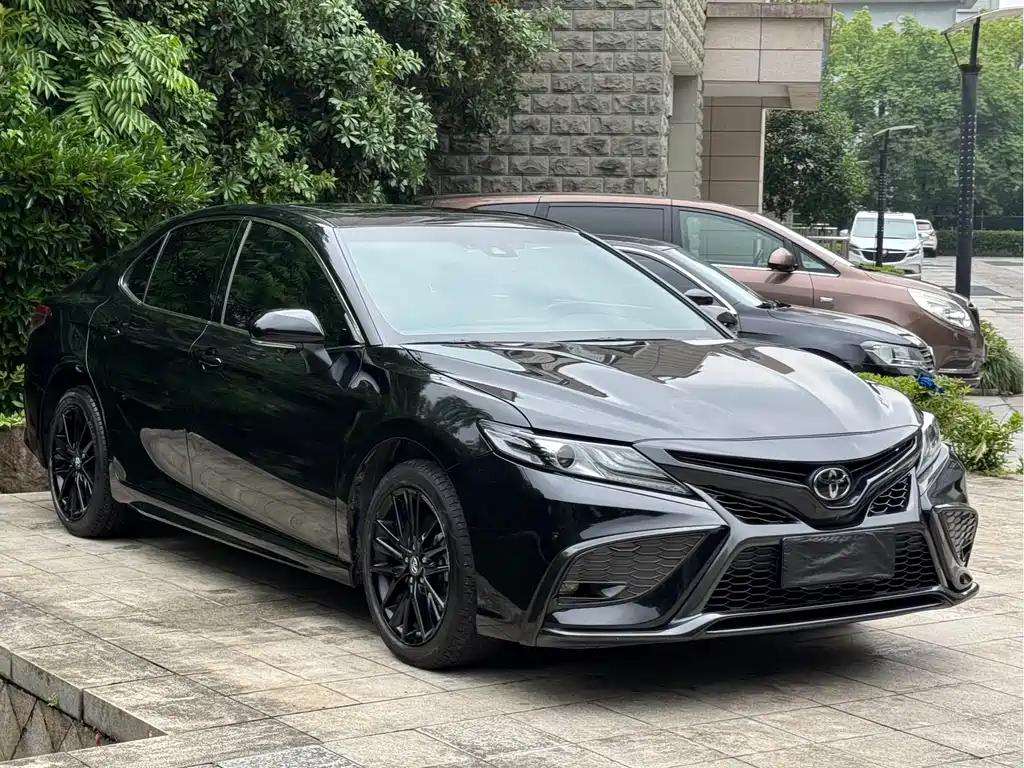Toyota Camry 2023 — фото 3
