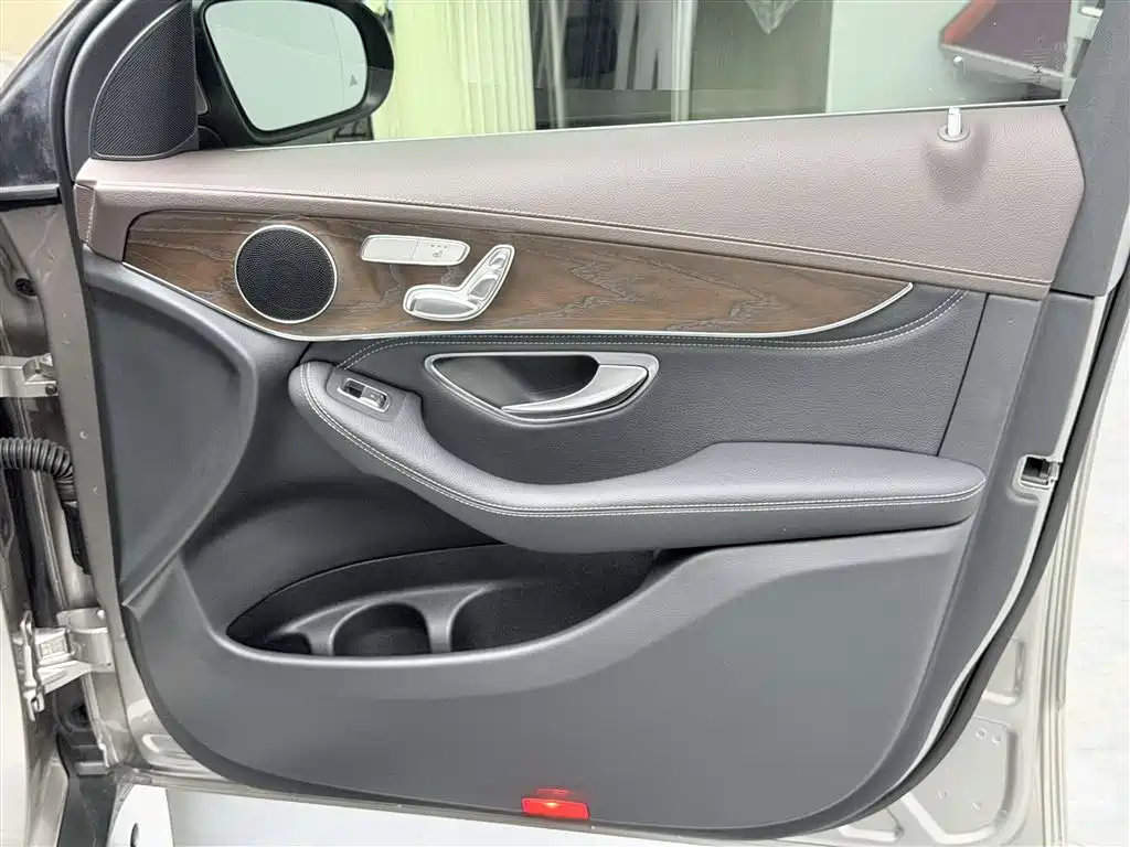 Mercedes-Benz GLC 2020 — фото 16