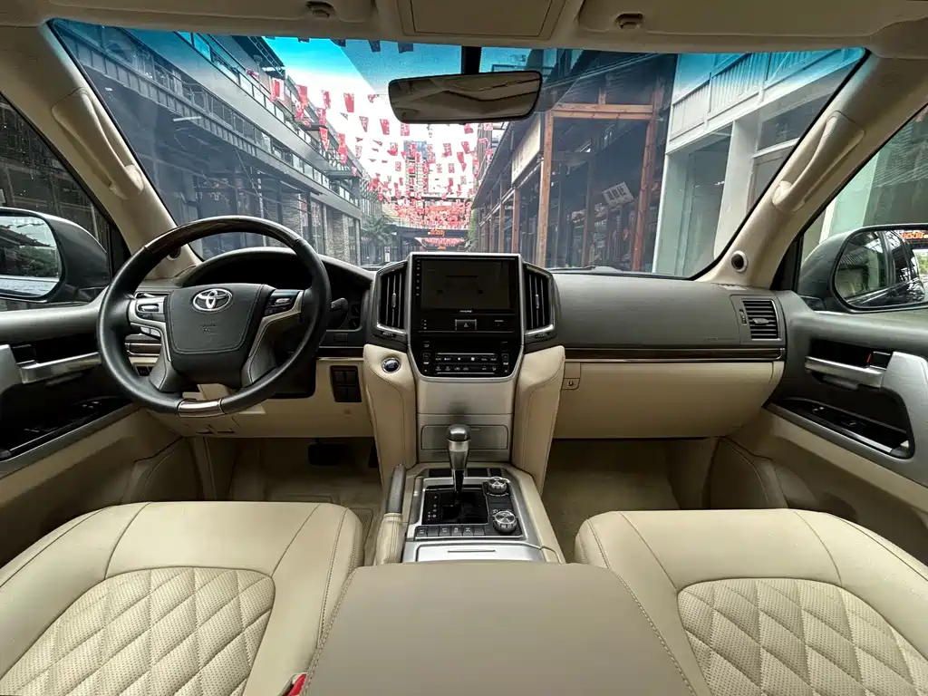 Toyota Land Cruiser 2020 — фото 7