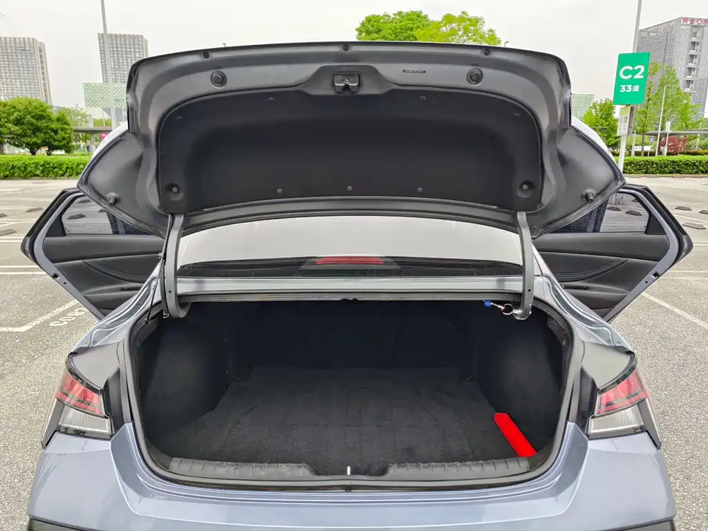 Hyundai Elantra 2023