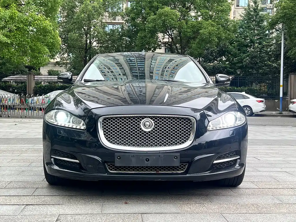 Jaguar XJ 2012