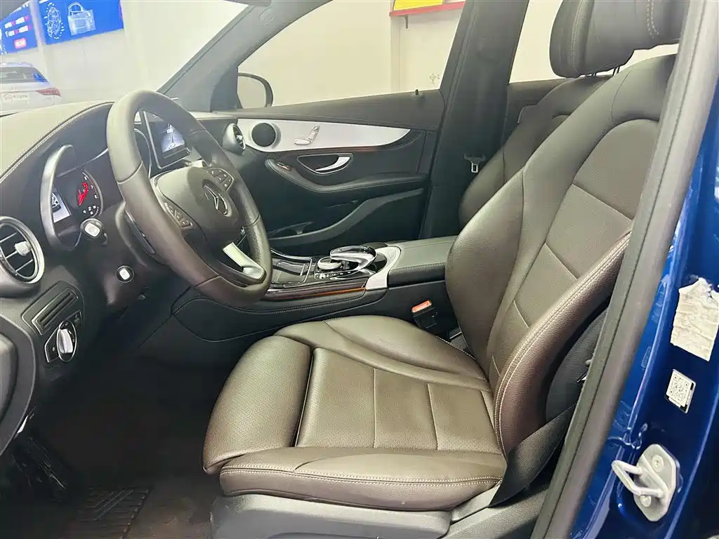Mercedes-Benz GLC 2019 — фото 19