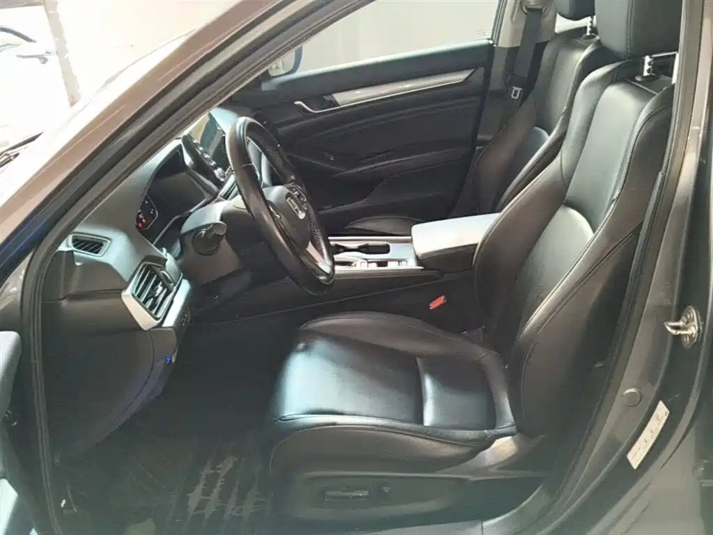 Honda Accord 2020 — фото 15