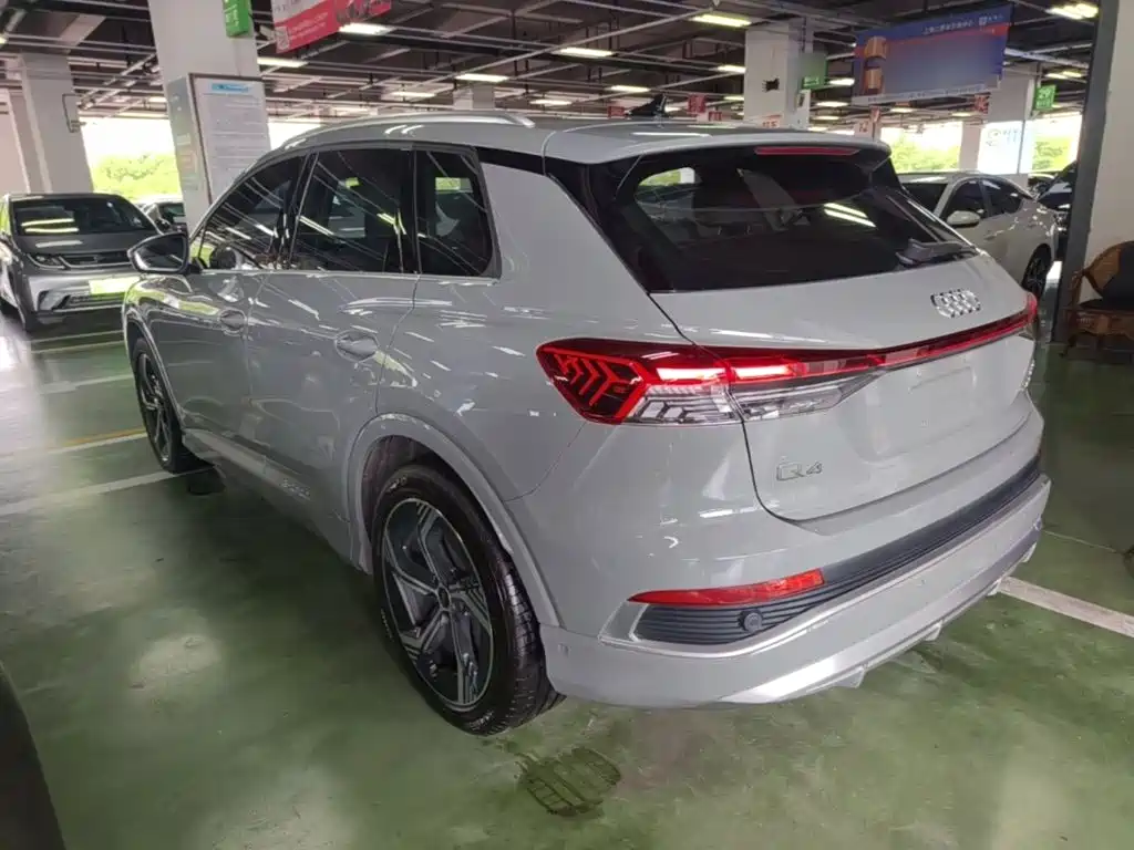 Audi Q4 e-tron 2023