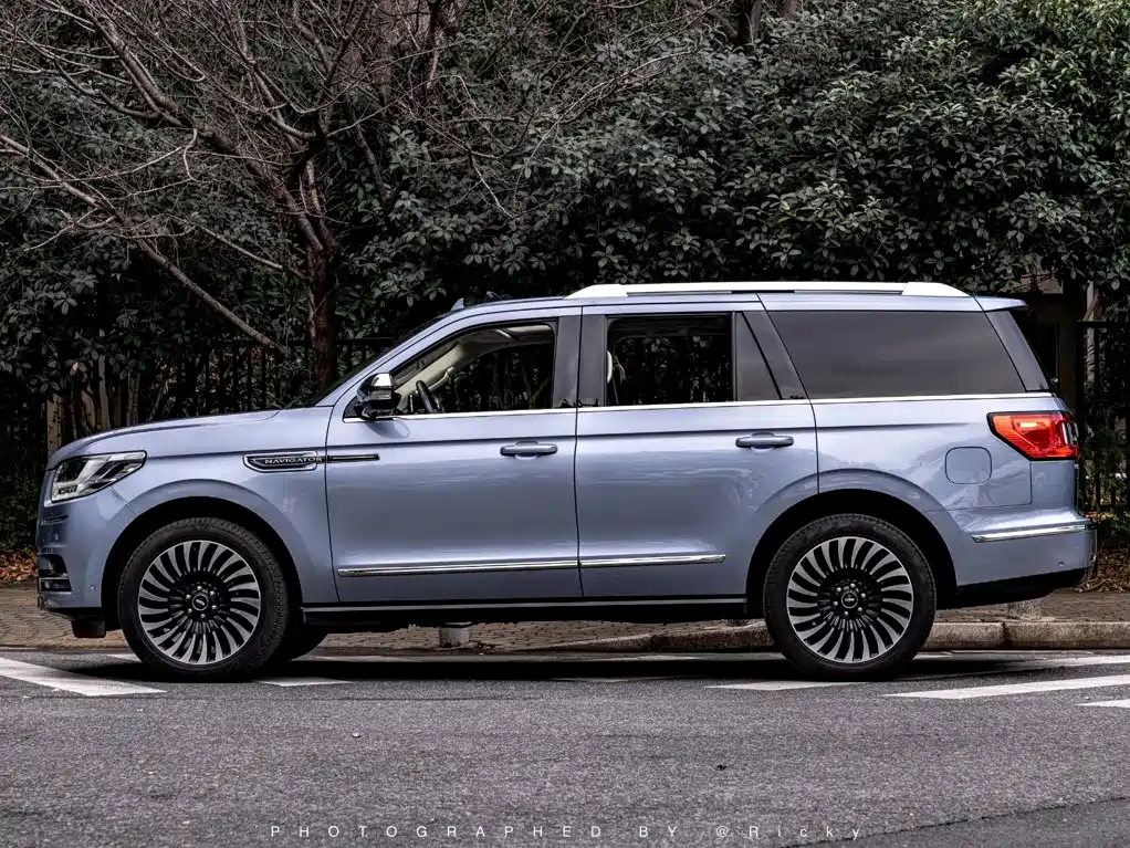 Lincoln Navigator 2020 — фото 3